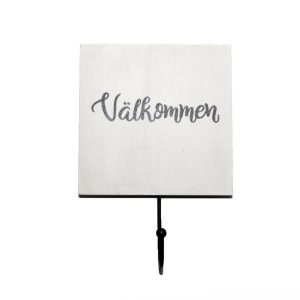 Träskylt med krok – Välkommen