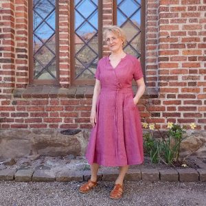 GR Nature omlottklänning i linne – Raspberry